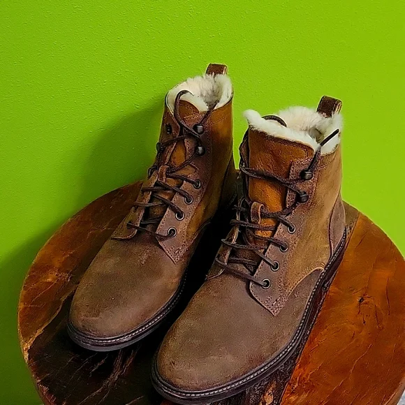 UGG Cavitt Antiqued Leather Fur Lined Military Boots Shoes Size 9 Mens F19216G UGG | Shoes | Ugg Cavitt Military Style Boot | Poshmark main image 4